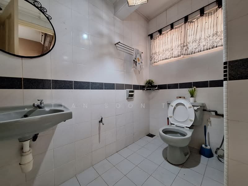 Rumah Teres untuk Dijual di Bangsar (Kuala Lumpur) - Tian Soon Tan - Bathroom - PropertyGuru.com.my