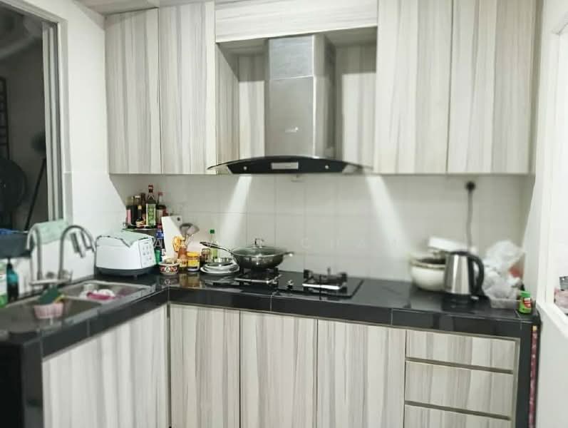Kondominium untuk Dijual di Scott Towers @ Larkin JB - Alvin Cham - Kitchen - PropertyGuru.com.my