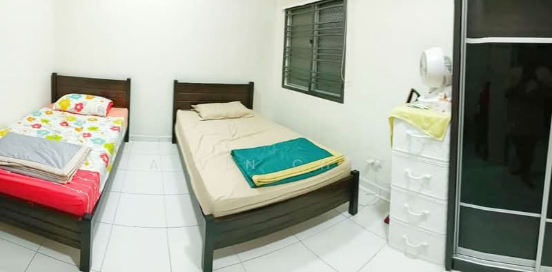 Kondominium untuk Dijual di Scott Towers @ Larkin JB - Alvin Cham - Bedroom - PropertyGuru.com.my