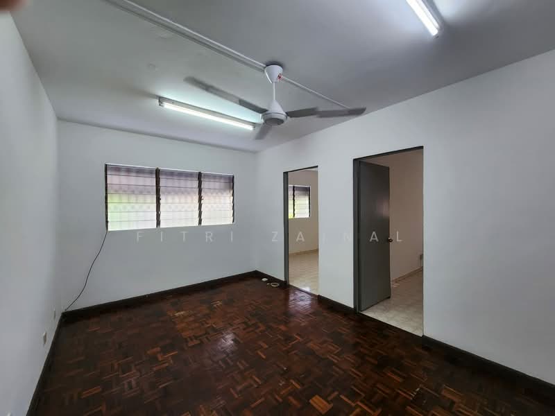 Flat for Sale at PKNS Flat Seksyen 6 - Fitri Zainal - Interior - PropertyGuru.com.my