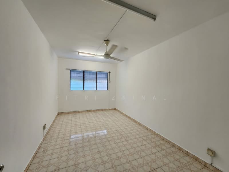 Flat for Sale at PKNS Flat Seksyen 6 - Fitri Zainal - Interior - PropertyGuru.com.my