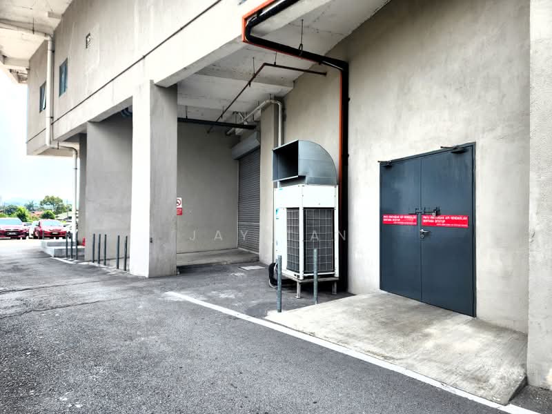 Shop / Office for Rent in Kajang (Selangor) - Jay Tan - Loading Area - PropertyGuru.com.my