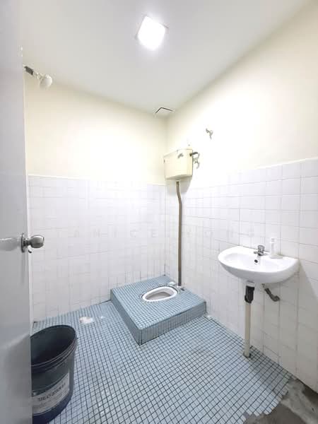 Rumah Teres 2 Tingkat untuk Disewa di Taman Sri Muhibbah (Kulai) - Janice Yong - Bathroom - PropertyGuru.com.my
