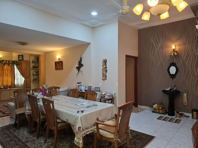 Rumah Banglo untuk Dijual di Seksyen 11 (Petaling Jaya) - Lina A - Dining Room - PropertyGuru.com.my