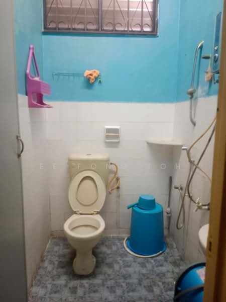 1-storey Terraced House for Sale in Taman Ungku Tun Aminah (Skudai) - Ee Fong Toh - Bathroom - PropertyGuru.com.my