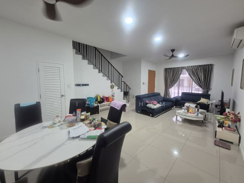 Rumah Teres 2-Tingkat untuk Dijual di Cyberjaya (Selangor) - Azizirrahim . - Living Room - PropertyGuru.com.my