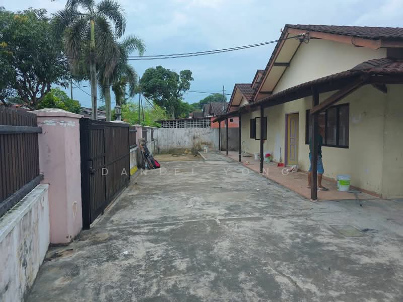 1-storey Terraced House for Sale in Taman Sri Tebrau (Johor Bahru) - Daniel Yong - Exterior - PropertyGuru.com.my