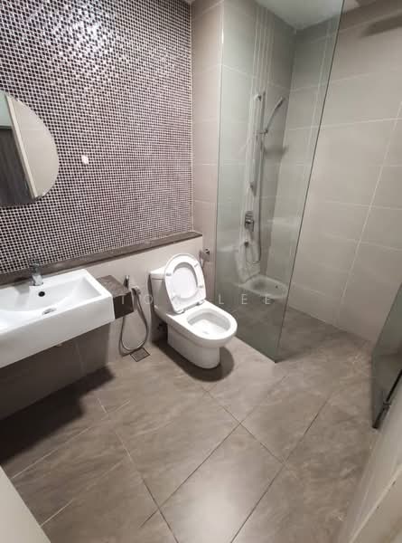 Service Residence for Sale at Nova Saujana - Tom Lee - Bathroom - PropertyGuru.com.my