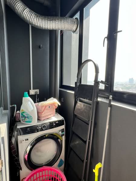 Condominium for Rent at The Holmes 2 - Chloe Chan - Balcony - PropertyGuru.com.my