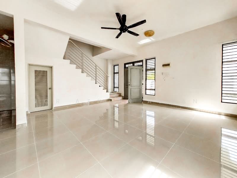 Semi-Detached House for Sale in Bandar Saujana Putra (Tanjong Duabelas) - Nor Azdlin Adnan - PropertyGuru.com.my