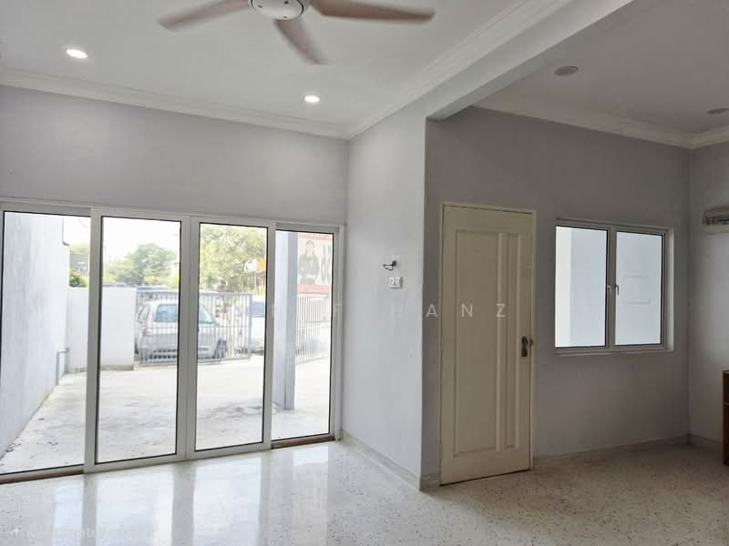 Rumah Teres 2 Tingkat untuk Dijual di Pandan Indah (Ampang) - Hanif Hanz - Living Room - PropertyGuru.com.my