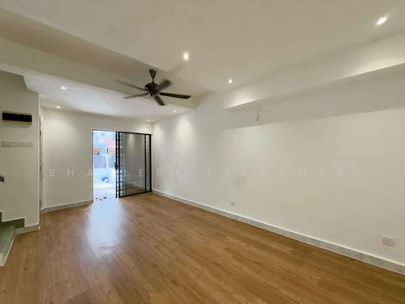 Rumah Teres 2 Tingkat untuk Dijual di Taman Villa Heights (Kajang) - Shaziery Iskandar - Living Room - PropertyGuru.com.my