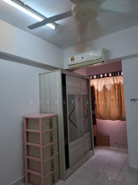 Pangsapuri untuk Disewa di Pangsapuri Lestari - Sherly Lee - Bedroom - PropertyGuru.com.my