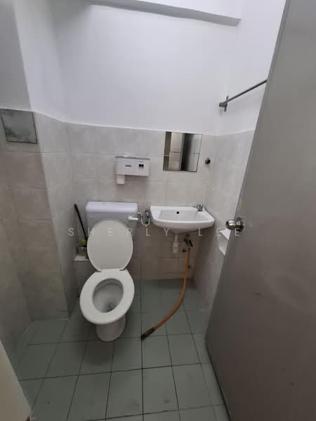 Pangsapuri untuk Disewa di Pangsapuri Lestari - Sherly Lee - Bathroom - PropertyGuru.com.my