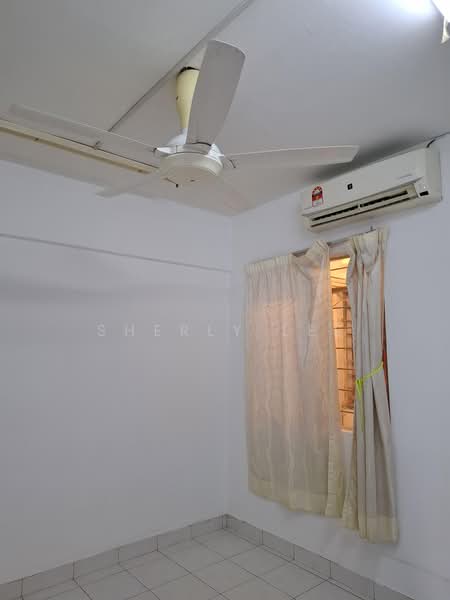 Pangsapuri untuk Disewa di Pangsapuri Lestari - Sherly Lee - Bedroom - PropertyGuru.com.my