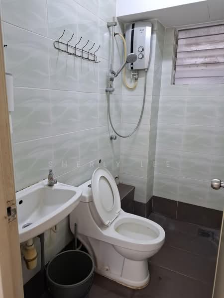 Pangsapuri untuk Disewa di Pangsapuri Lestari - Sherly Lee - Bathroom - PropertyGuru.com.my