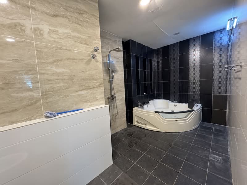 Rumah Teres 2 Tingkat untuk Dijual di Taman Bukit Teratai (Ampang) - Lewis Tam - Bathroom - PropertyGuru.com.my