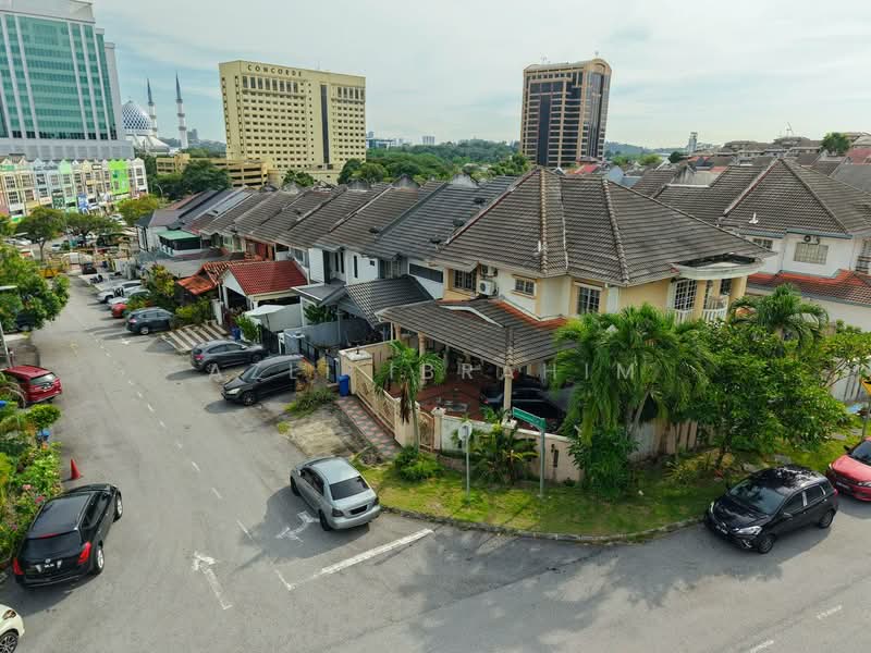 Rumah Teres 2 Tingkat untuk Dijual di Seksyen 9 (Shah Alam) - Azli Ibrahim - Exterior - PropertyGuru.com.my