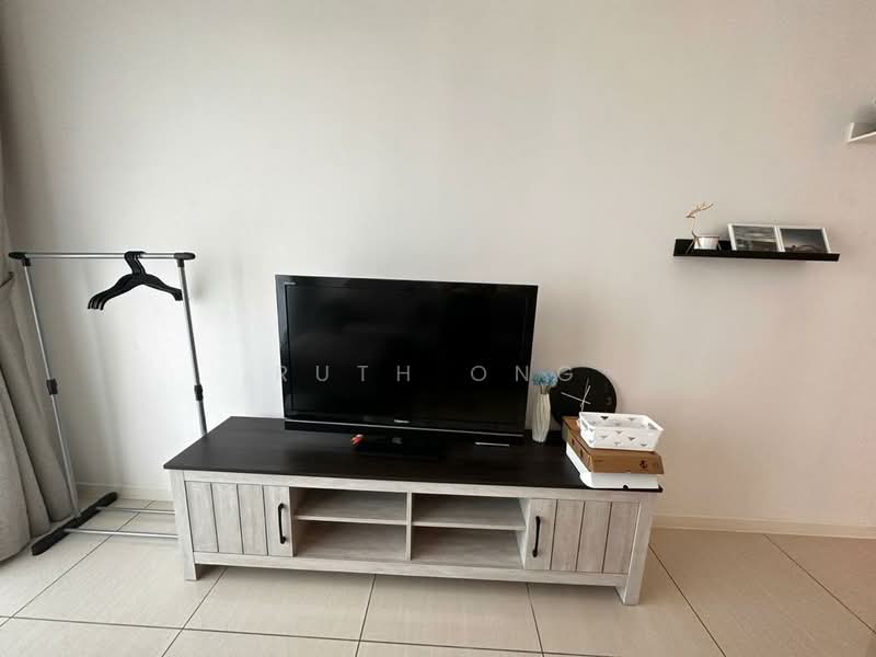 Condominium for Rent at Queens Residences Q1 @ Queens Waterfront - Ruth Ong - Living Room - PropertyGuru.com.my