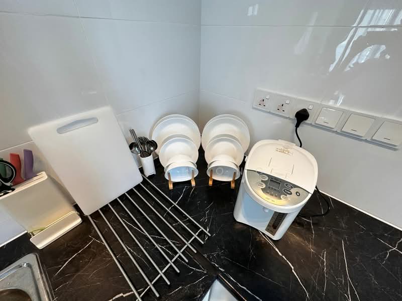 Condominium for Rent at Queens Residences Q1 @ Queens Waterfront - Ruth Ong - Kitchen - PropertyGuru.com.my
