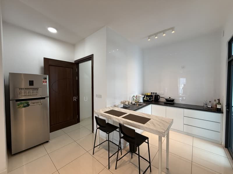 Condominium for Rent at Queens Residences Q1 @ Queens Waterfront - Ruth Ong - Kitchen - PropertyGuru.com.my
