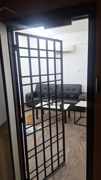 Kedai / Pejabat untuk Disewa di Klang (Selangor) - Ares Lim - Living Room - PropertyGuru.com.my