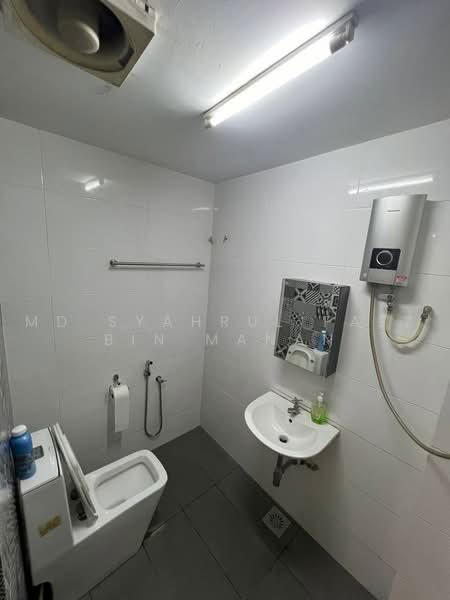 Semi-Detached House for Sale in Bandar Tun Hussein Onn (Cheras) - Md Syahrul Faez Bin Manan - Bathroom - PropertyGuru.com.my