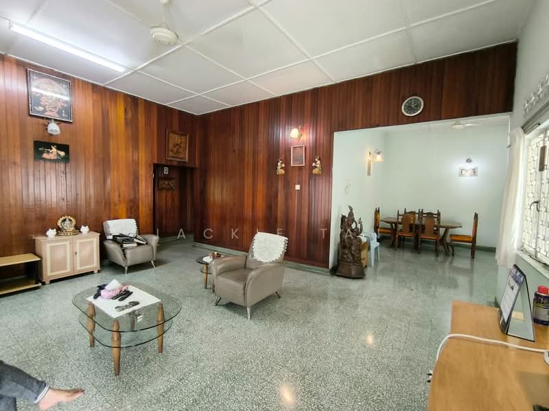 Rumah Banglo untuk Dijual di Seksyen 12 (Petaling Jaya) - Jackie Tan - Living Room - PropertyGuru.com.my