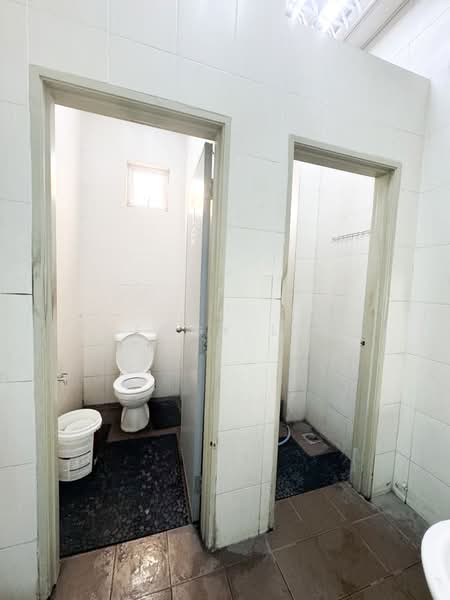 Factory for Sale in Klang (Selangor) - Peggy Lim - Bathroom - PropertyGuru.com.my