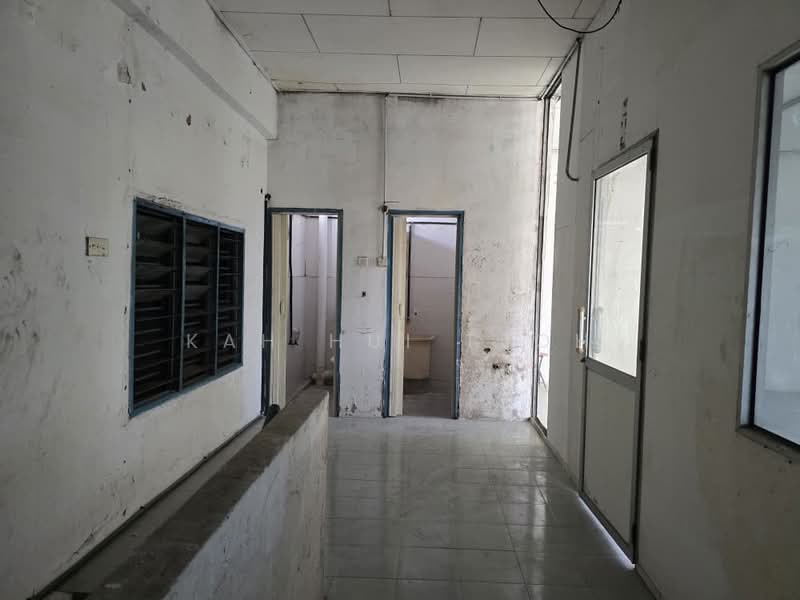 Factory for Rent in Kampung Valdor (Sungai Bakap) - Kah Hui Teoh - Interior - PropertyGuru.com.my