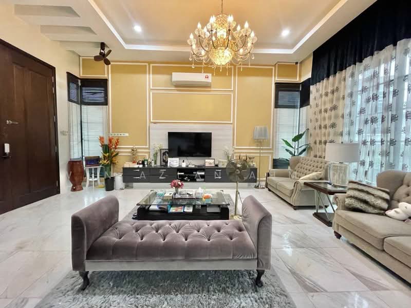 Semi-Detached House for Sale in Bukit Jelutong (Shah Alam) - Wan Azlan Ahmad - PropertyGuru.com.my