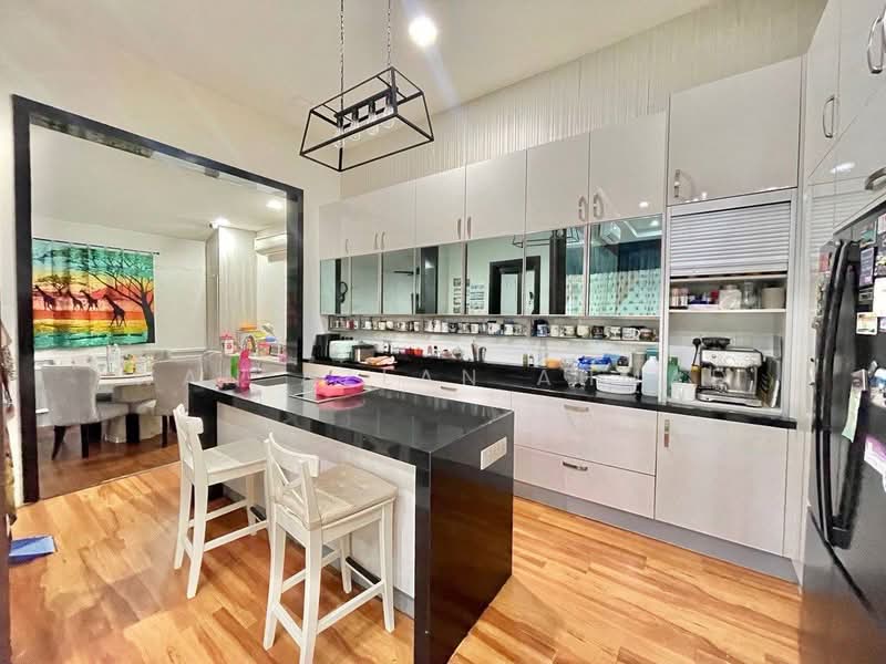Semi-Detached House for Sale in Bukit Jelutong (Shah Alam) - Wan Azlan Ahmad - PropertyGuru.com.my