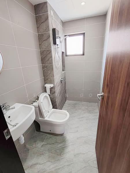 Service Residence for Sale at Veranda Residence - Jensen Goh - Bathroom - PropertyGuru.com.my