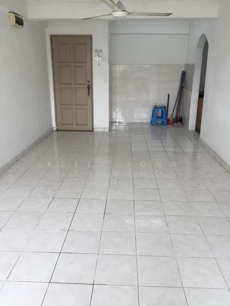 Pangsapuri untuk Dijual di Apartment Taman Topaz - Kelly Yong Lee Ming - Entrance - PropertyGuru.com.my