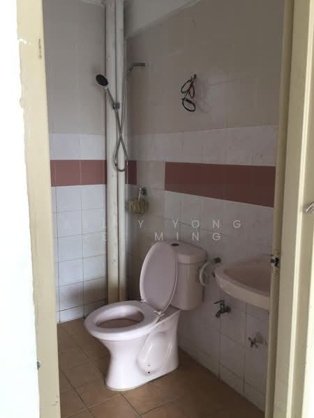 Pangsapuri untuk Dijual di Apartment Taman Topaz - Kelly Yong Lee Ming - Bathroom - PropertyGuru.com.my