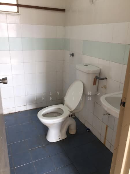 Pangsapuri untuk Dijual di Apartment Taman Topaz - Kelly Yong Lee Ming - Bathroom - PropertyGuru.com.my