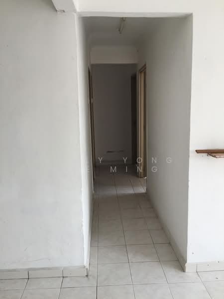 Pangsapuri untuk Dijual di Apartment Taman Topaz - Kelly Yong Lee Ming - Corridor - PropertyGuru.com.my