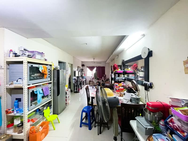 Pangsapuri untuk Dijual di Lumayan Apartment (Bdr Tasik Permaisuri) - Azli Ibrahim - Living Room - PropertyGuru.com.my