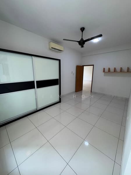 Kondominium untuk Dijual di Sri Putramas III / Royal Regent - Sean Hoh - Bedroom - PropertyGuru.com.my