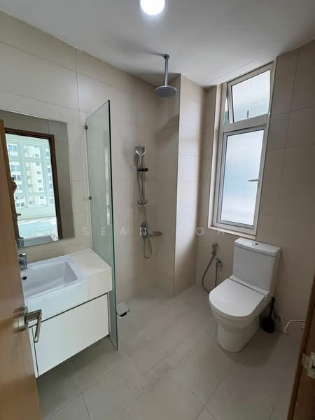 Kondominium untuk Dijual di Sri Putramas III / Royal Regent - Sean Hoh - Bathroom - PropertyGuru.com.my