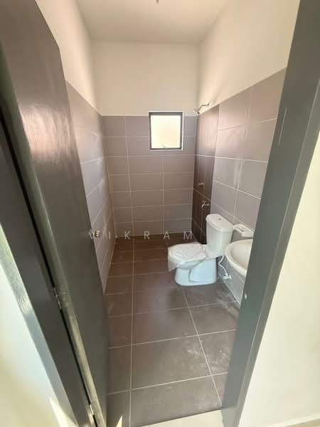 Semi-Detached House for Sale in Taman Scientex Rawang (Rawang) - Vikram . - Bathroom - PropertyGuru.com.my