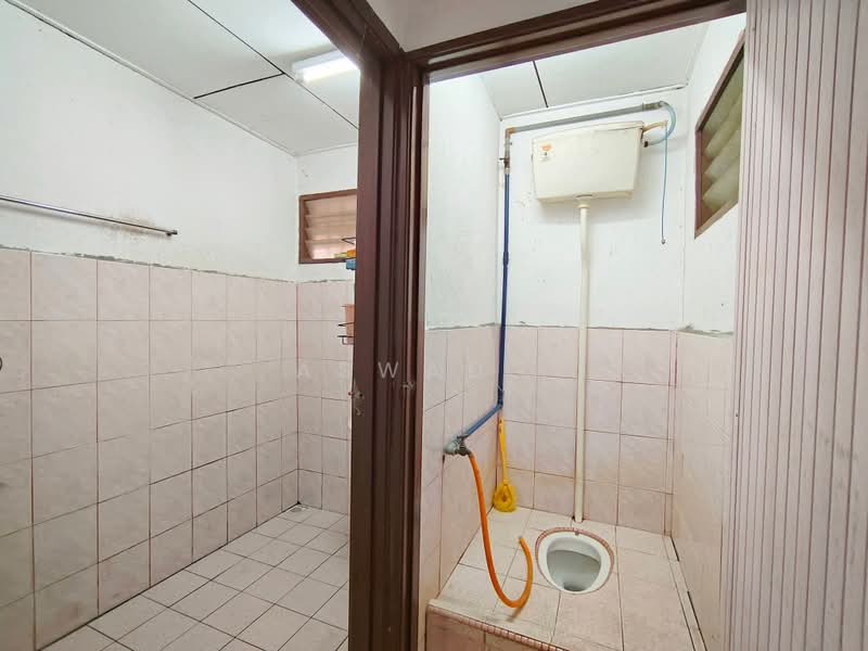 Rumah Berkembar untuk Dijual di Taman Semarak (Sungai Petani) - Aswad . - Bathroom - PropertyGuru.com.my
