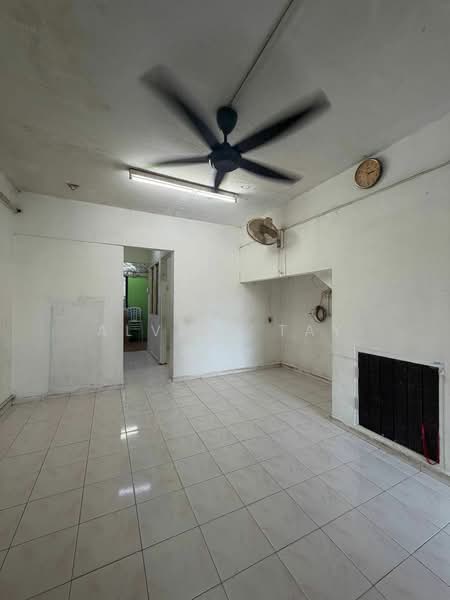 Rumah Teres 2 Tingkat untuk Dijual di Taman Daya (Johor Bahru) - Alviss Tay - Living Room - PropertyGuru.com.my