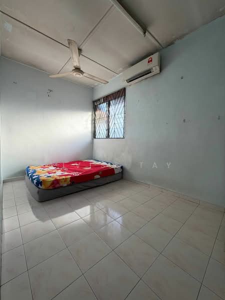 Rumah Teres 2 Tingkat untuk Dijual di Taman Daya (Johor Bahru) - Alviss Tay - Bedroom - PropertyGuru.com.my