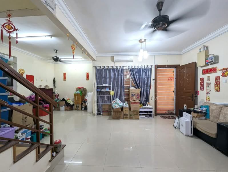 2-storey Terraced House for Sale in Putra Heights (Subang Jaya) - SAIFUL HELMI - Living Room - PropertyGuru.com.my