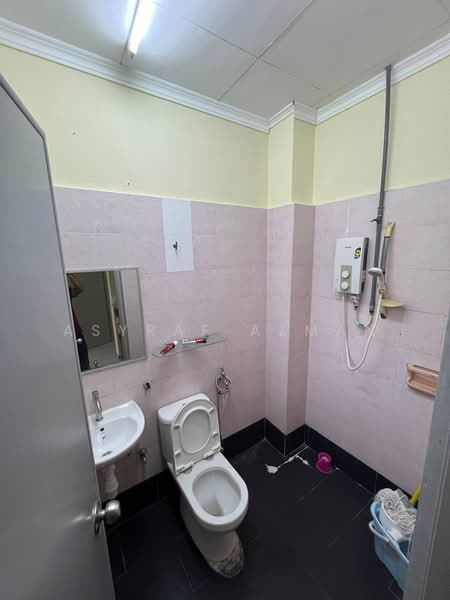 Semi-Detached House for Sale in Bandar Tun Hussein Onn (Cheras) - Asyraf Azman - Bathroom - PropertyGuru.com.my
