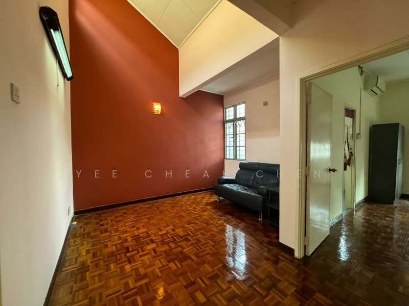 2-storey Terraced House for Rent in Usj 17 (Subang Jaya) - Yee Cheak Chen - Living Room - PropertyGuru.com.my