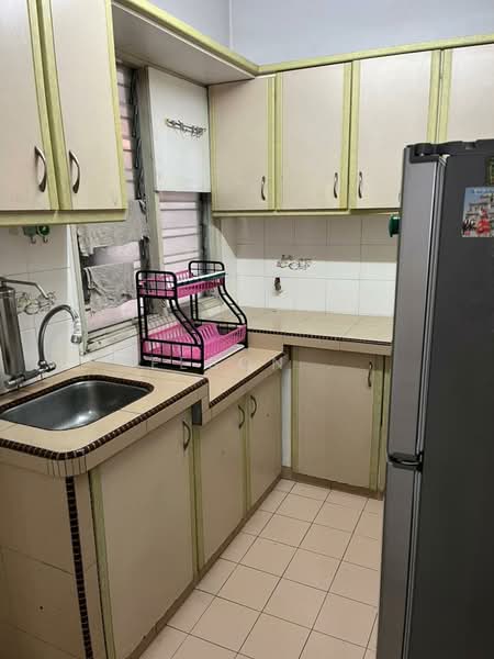 Condominium for Sale at Sri Pelangi Condominiums - Eeson . - Kitchen - PropertyGuru.com.my