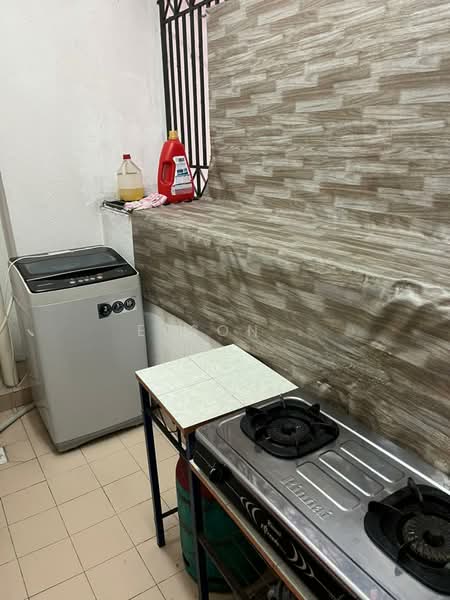 Condominium for Sale at Sri Pelangi Condominiums - Eeson . - Kitchen - PropertyGuru.com.my
