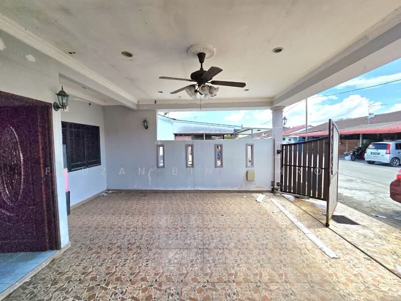 Rumah Teres 1 Tingkat untuk Dijual di Taman Seri Indah (Sungai Besar) - Fauzan bin Sahrom - PropertyGuru.com.my